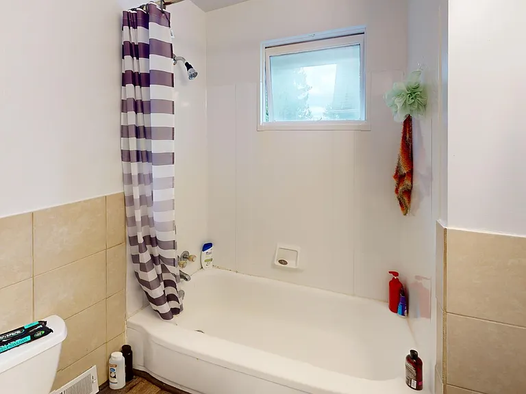 33 Schubert St #2 — Photo 10