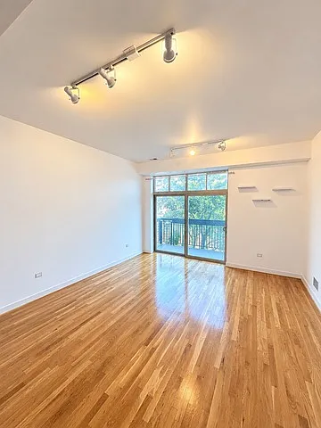 1 bed, 850 sqft, $2,100 — Photo 2