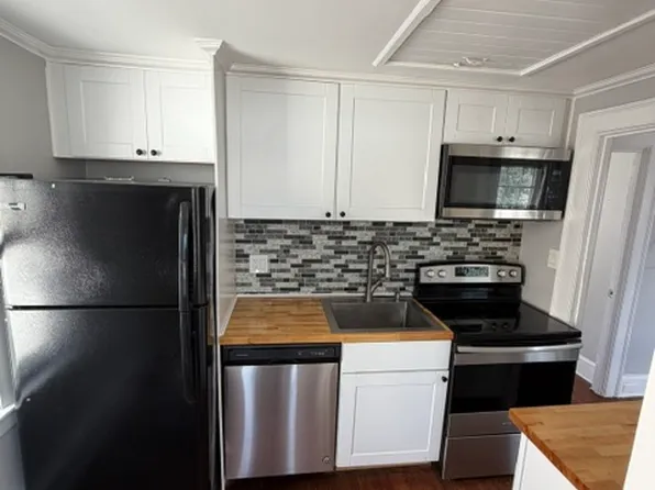 (undisclosed Address), Mineola, NY 11501