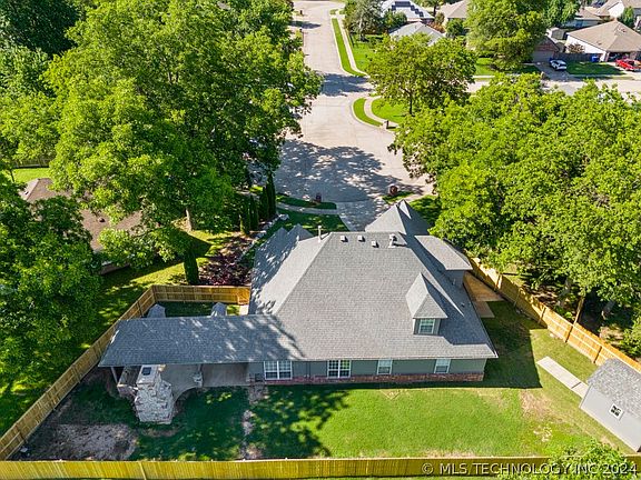 5th image of 4608 S Birch Ave