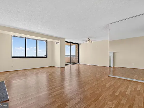 5225 Pooks Hill Rd, Bethesda, MD