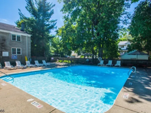 135 S Maple Ave, Ridgewood, NJ