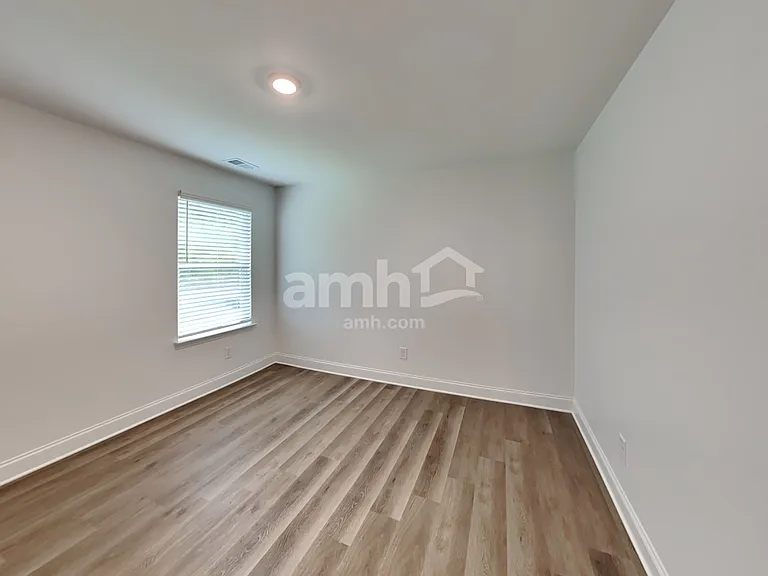 1043 Highland Walk — Photo 20