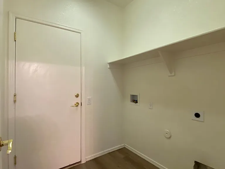 517 S 115th Dr — Photo 15