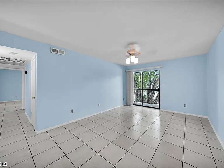 2885 Winkler Ave #612 — Photo 11