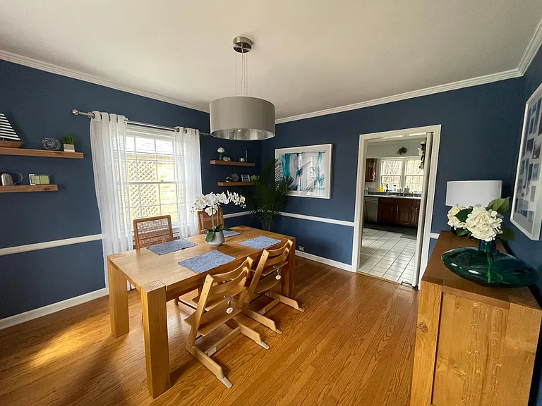 302 N Esther St — Photo 9