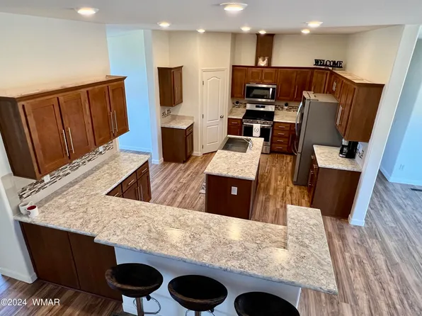 5 County Road 3076, Vernon, AZ 85940