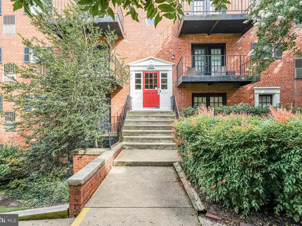 426 N Armistead St APT 304, Alexandria, VA 22312