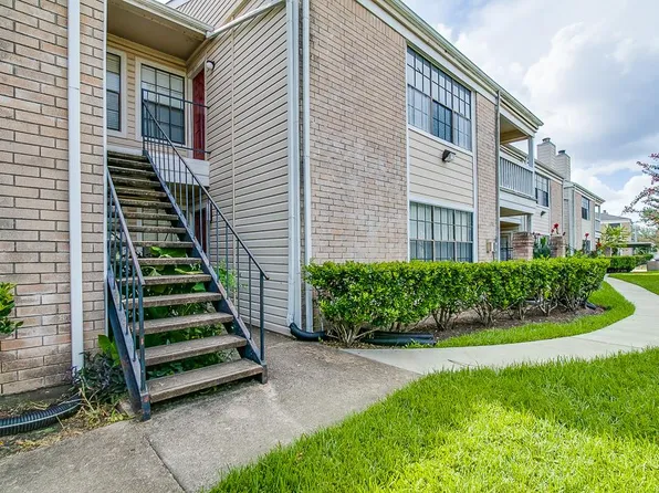 2750 Holly Hall St APT 811, Houston, TX 77054