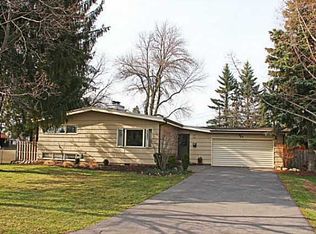 40 Sutton Pl, Brighton, NY 14620