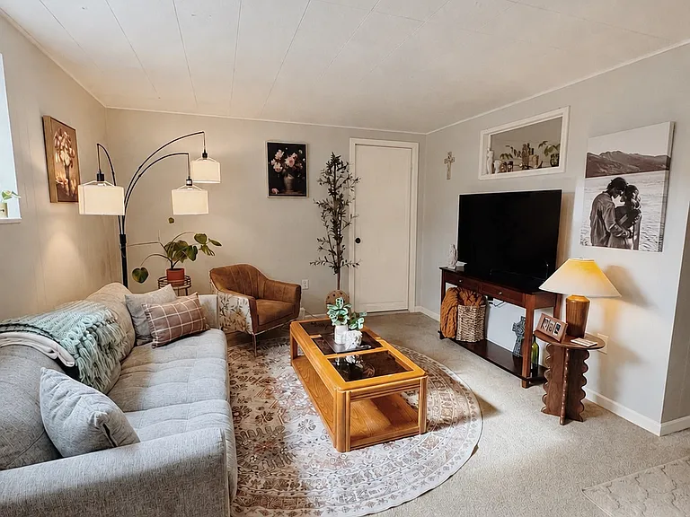 5925 Franklin Dr #4 — Photo 6