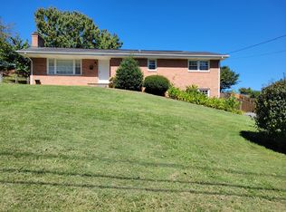 508 Longview Dr, Johnson City, TN 37604