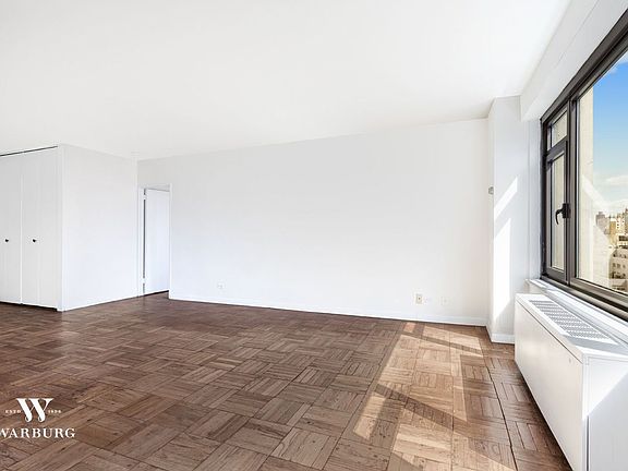 4th image of 160 E 65th St APT 24F