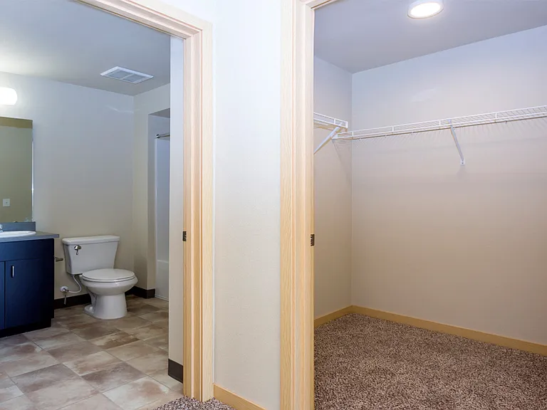 Grandview Apartments — Photo 11