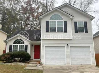 2952 Two Lake Cir, College Park, GA 30349