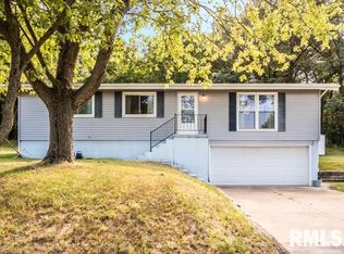 10188 Evergreen Dr, Manito, IL