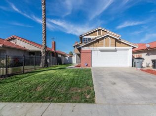 160 Peppertree Dr, Perris, CA 92571
