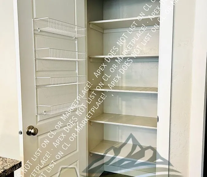 801 E Ionia Dr — Photo 10