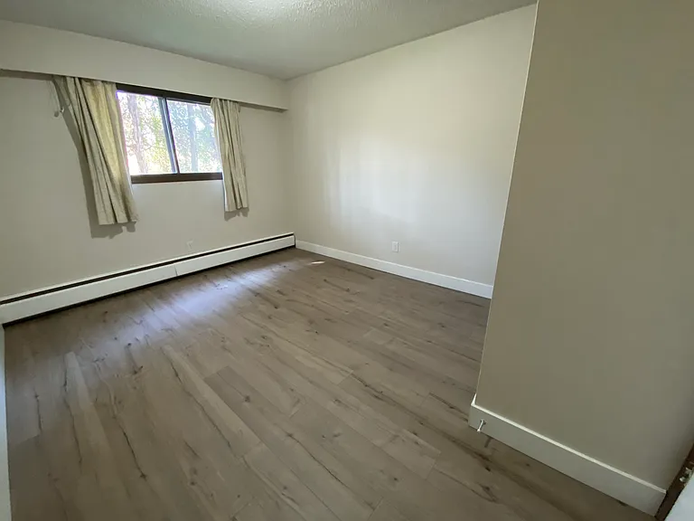 254 Beach Ave — Photo 17