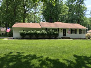 100 Keewaydin Dr, Timberlake, OH 44095