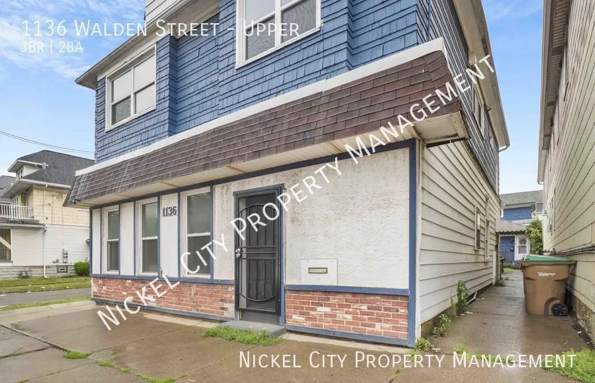 3 bed, 1.5 bath, 1100 sqft, $1,350 — Photo 2