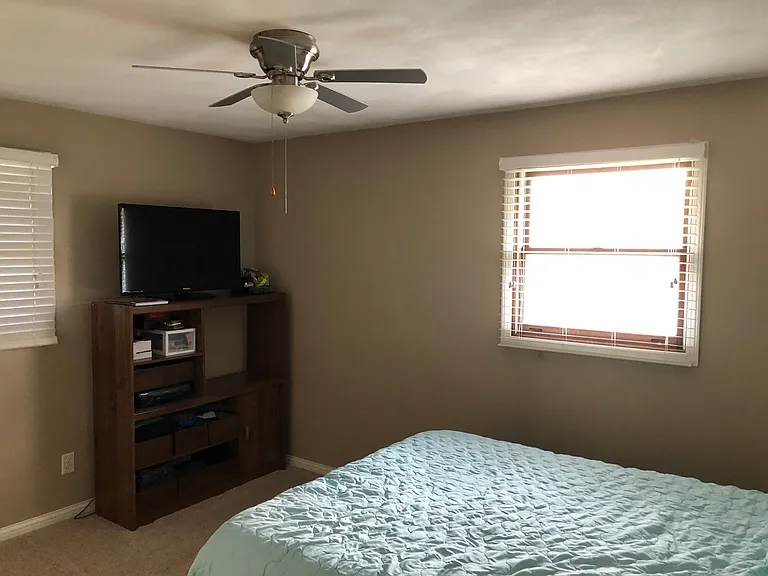 2504 N Lexington Dr — Photo 5