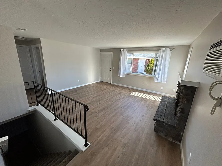 323 East Wabash Avenue — Photo 28