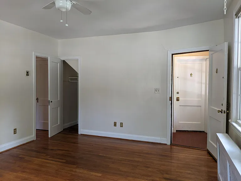 3931 W St NW #1 — Photo 23