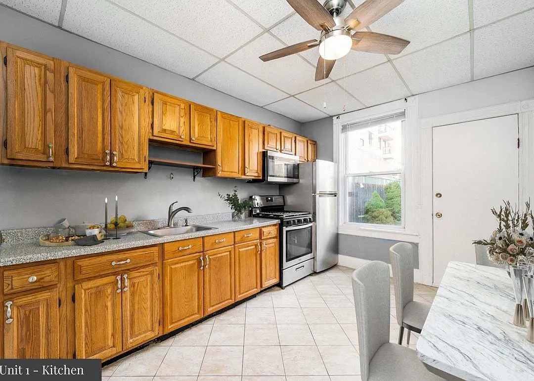 2 bed, 1100 sqft, $2,700 — Photo 2