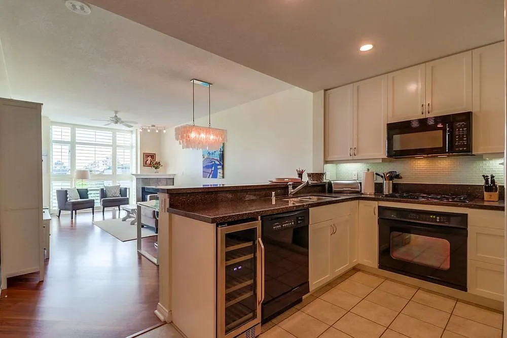 2 bed, 1070 sqft, $3,850 — Photo 3