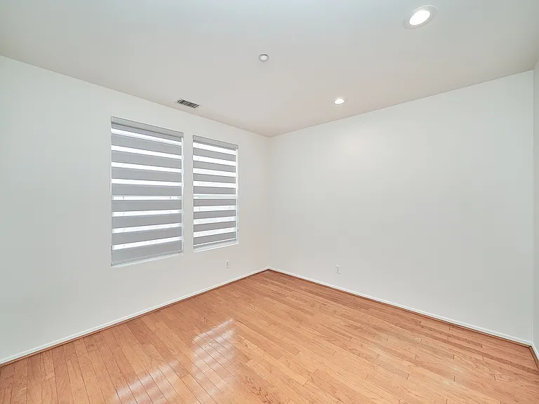 7455 Chanteclair Ct — Photo 33