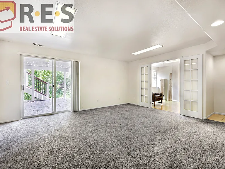 10242 Jill Ave — Photo 4