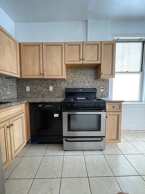 1st image of 36 Plaza St E APT 2A