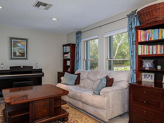 4th image of 4113 Mallard Dr