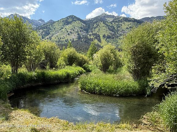 3rd image of 7000 Jensen Canyon Rd