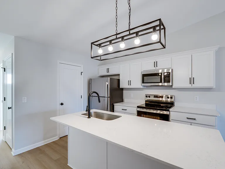 8028 Memorial Hwy — Photo 8