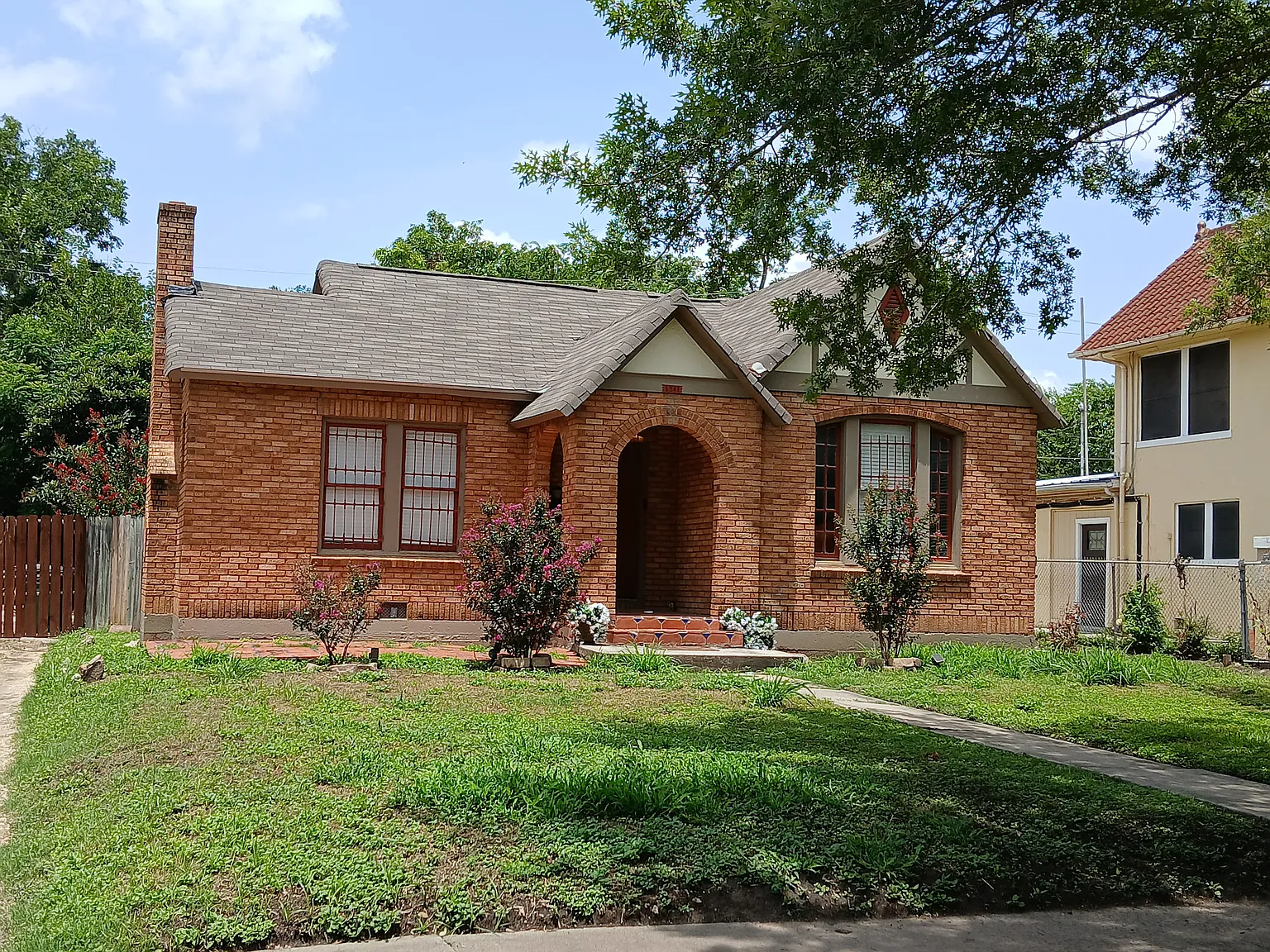 W Mulberry Ave, San Antonio — Photo 1