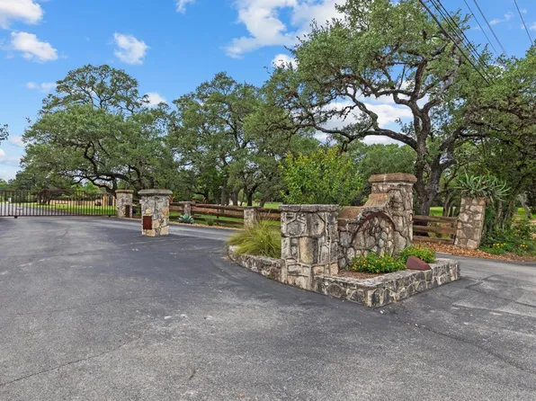 22073 SCENIC LOOP RD, San Antonio, TX 78255