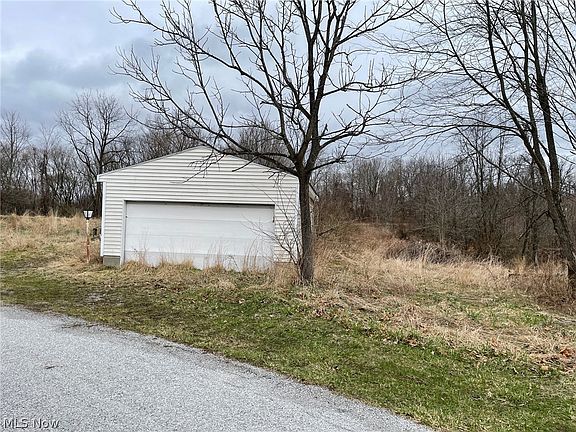 4th image of 5825 Fairhill St SE