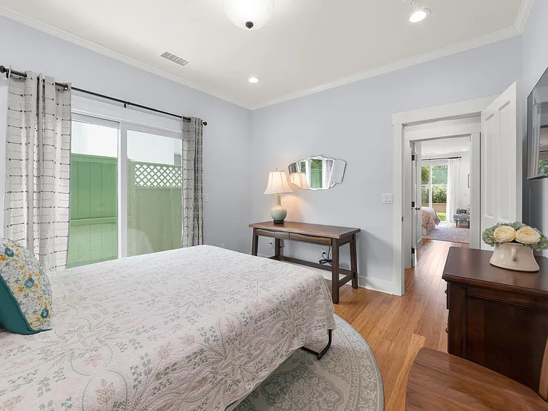 750 Coronado Ave — Photo 45
