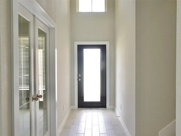 3207 Tilley Dr — Photo 5