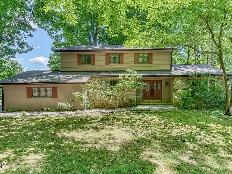1st image of 123 Woodside Ct