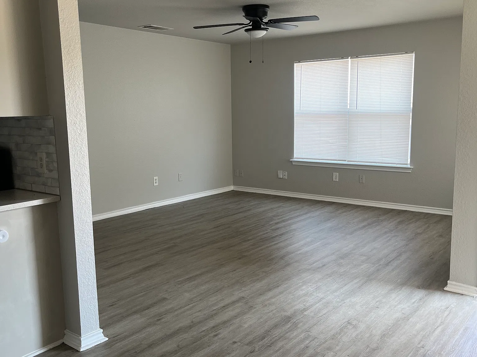 3 bed, 1115 sqft, $1,700 — Photo 4