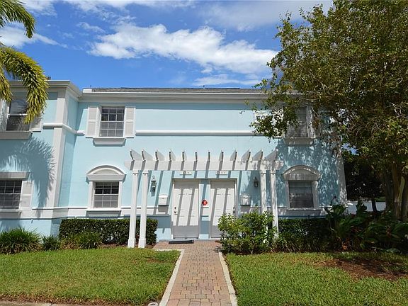 3rd image of 145 Pompano Dr SE