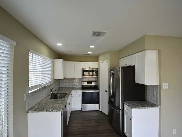 8533 Ohara Ln — Photo 2