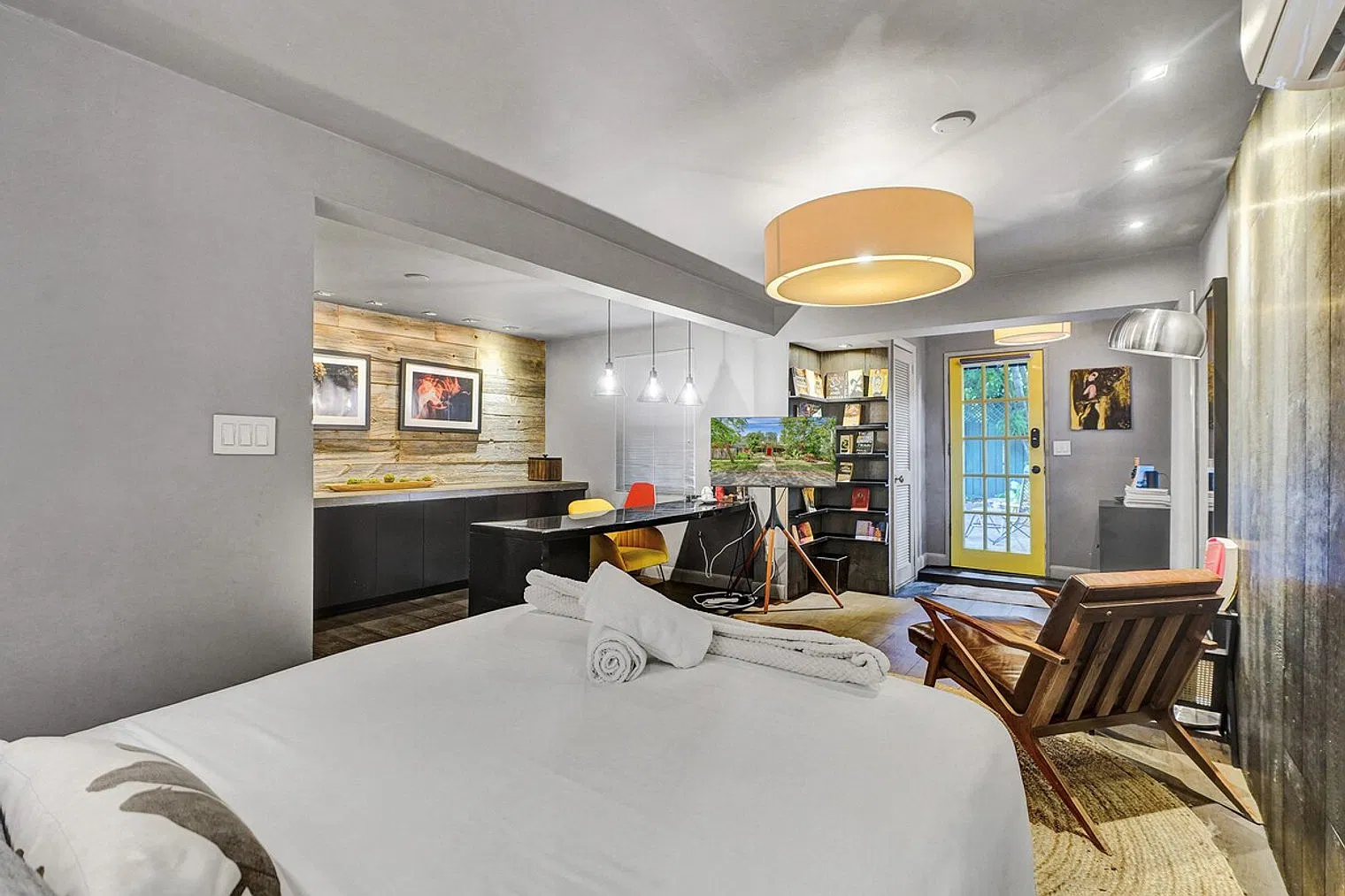 1 bed, 1.0 bath, 495 sqft, $5,271 — Photo 2