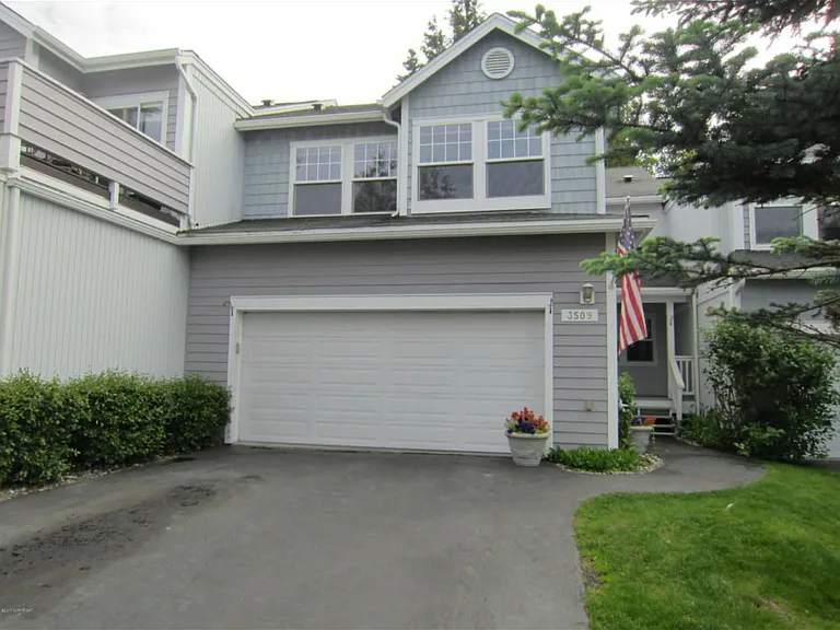 3509 Vintage Cir — Photo 1