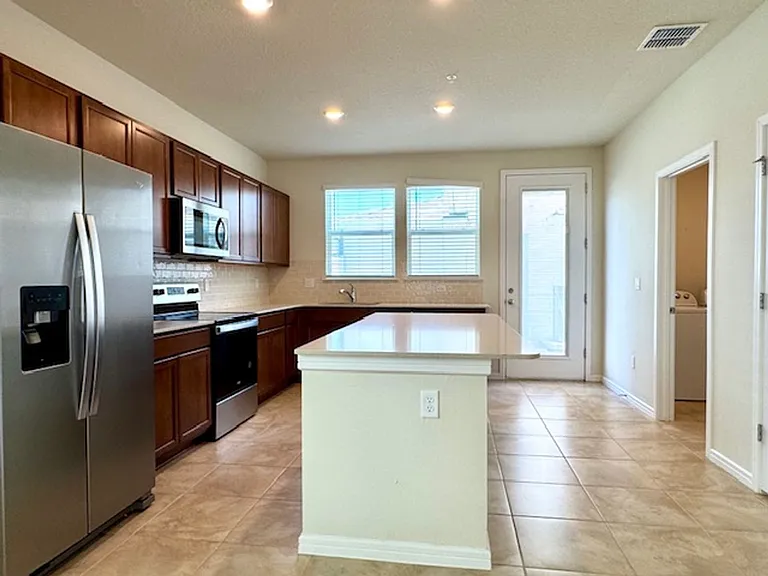 10457 Folly Beach Rd — Photo 6