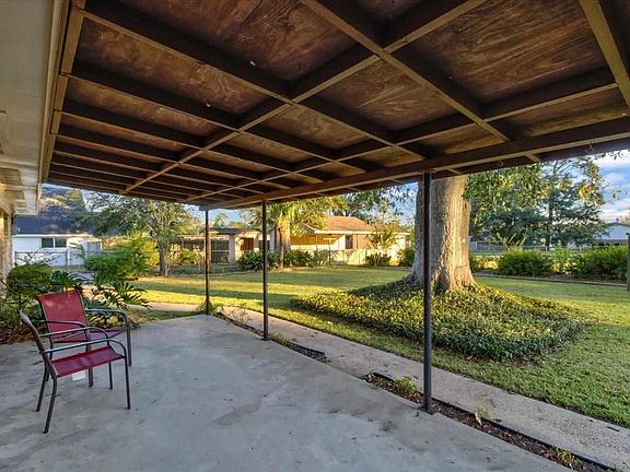 5th image of 8285 Laurie Ln