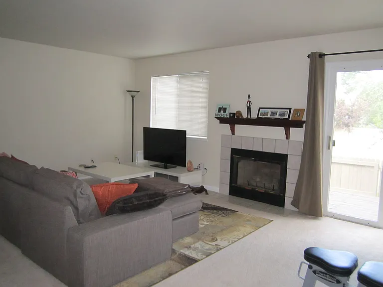 1020 Artemis Cir — Photo 3